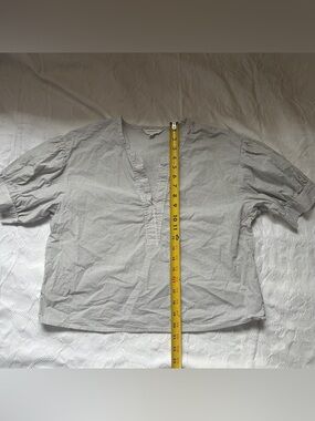 Banana Republic striped V-Neck Blouse